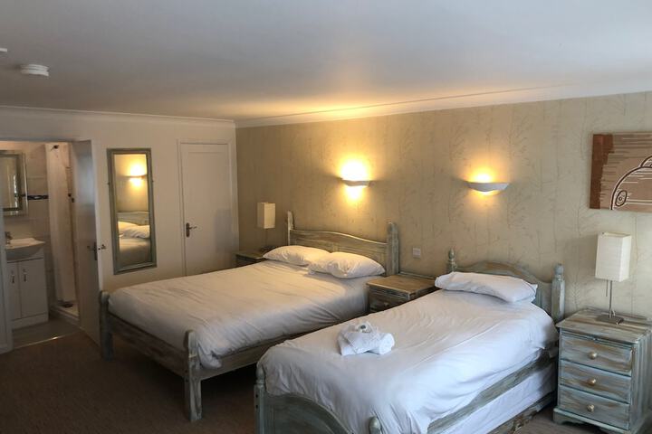 Room 10 of 20