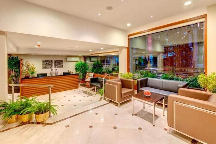 Guest Lobby