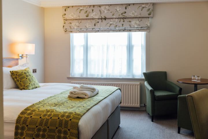 Room 52 of 105
