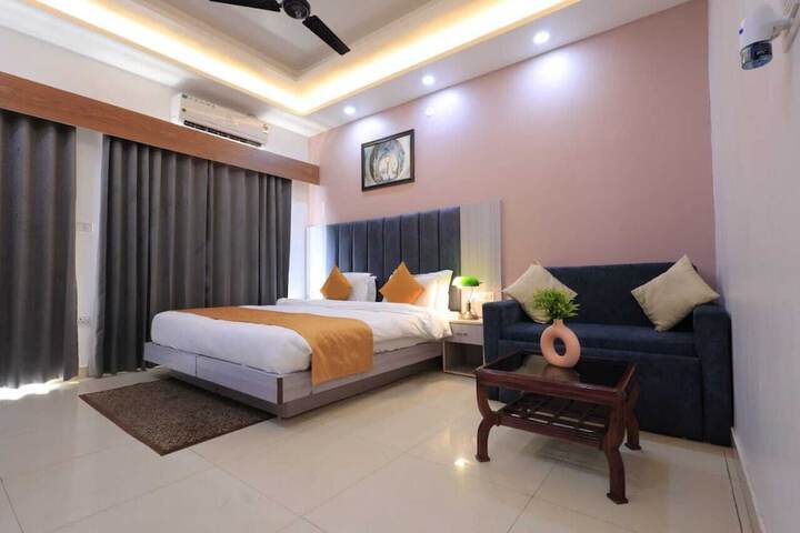Room 11 of 22