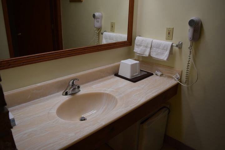 Classic 2 Queen Beds (10 of 21)