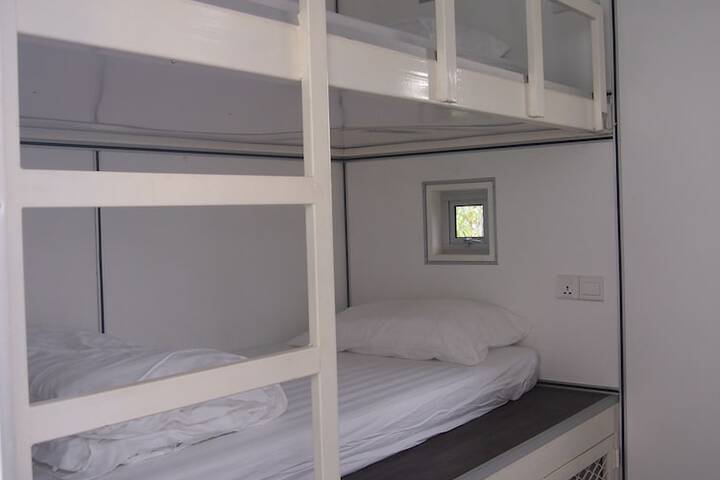 Room 10 of 129