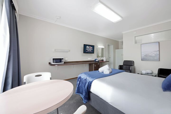 Room 5 of 62