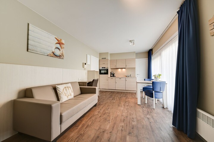 Room 9 of 30