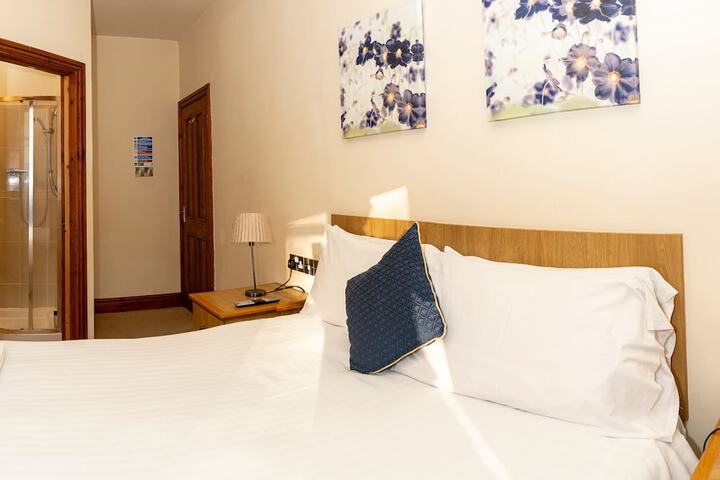 Room 38 of 49