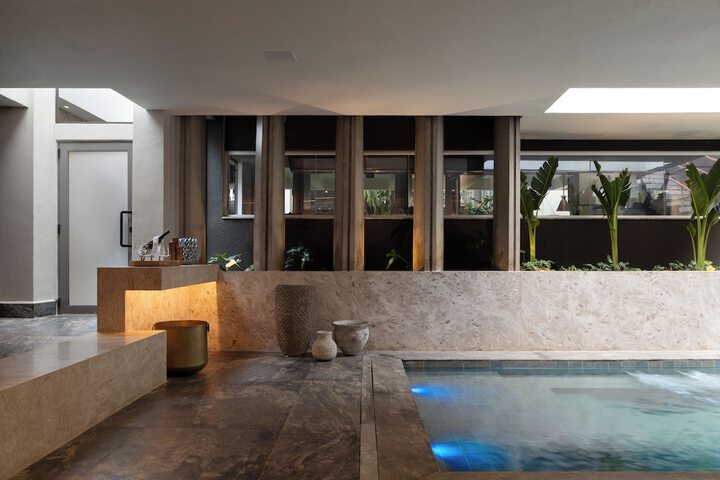Pool 23 of 33