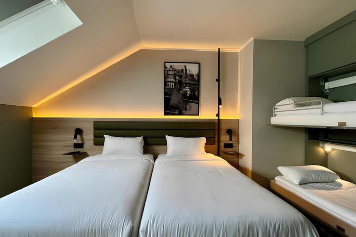 Room 14 of 46
