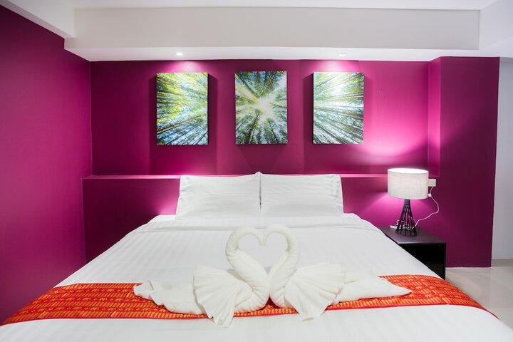 Room 8 of 179