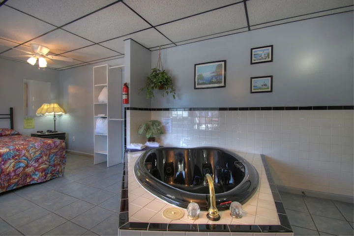 Image of Biarritz Motel & Suites