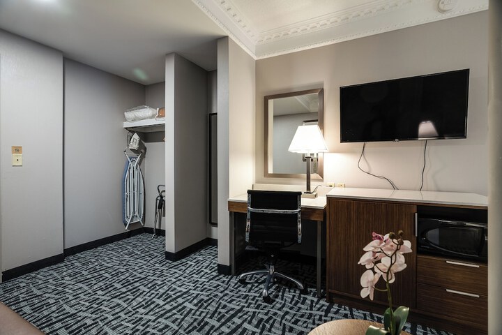 Room 22 of 82