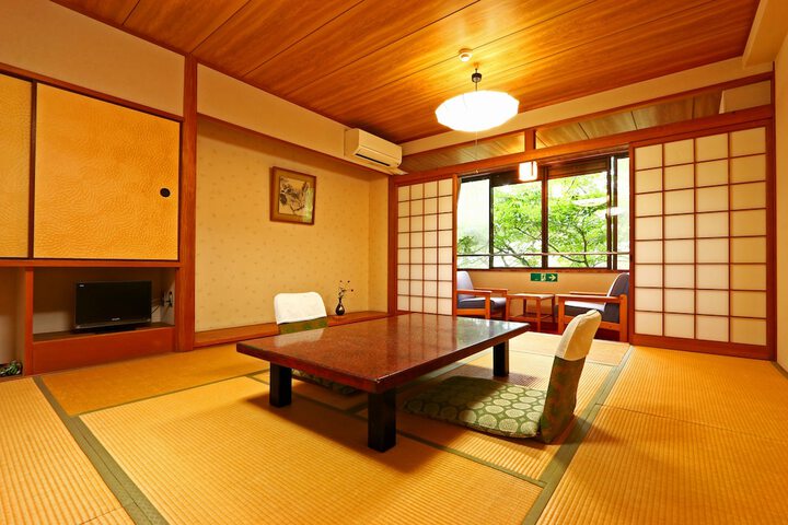 Room 10 of 43