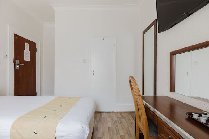 Room 36 of 107