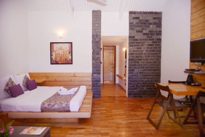 Room 7 of 33