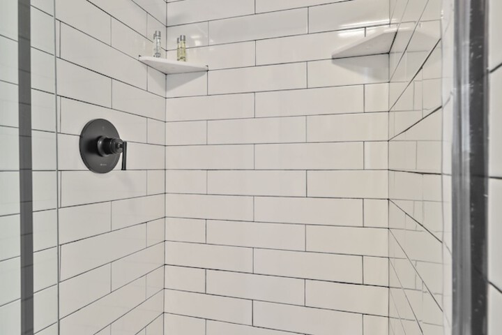 Room 53 of 96