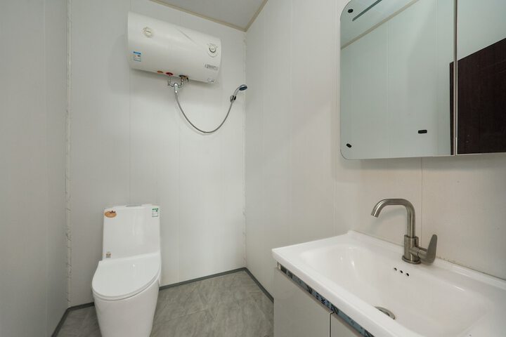 Room 60 of 84