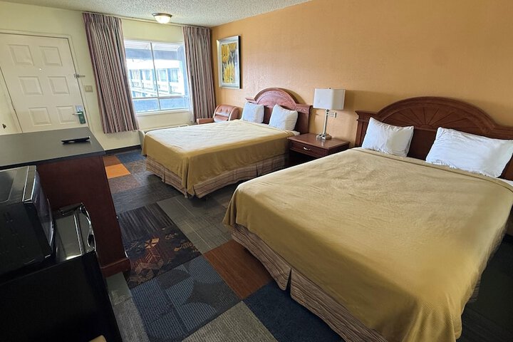 Room 10 of 27