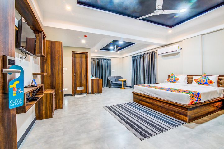 Room 4 of 30