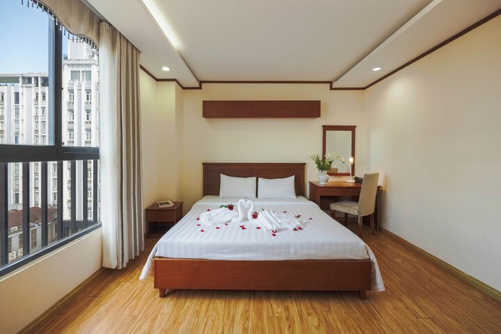 Room 4 of 42