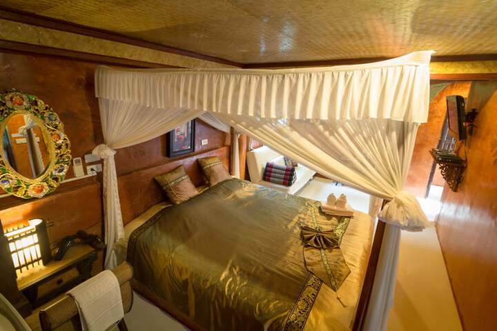 Room 9 of 33