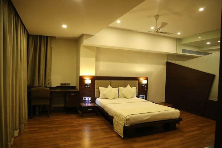 Room 9 of 39