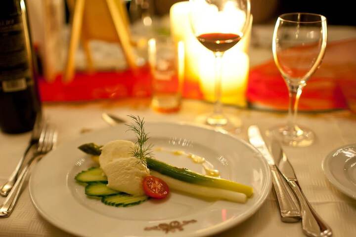 Dining 29 of 52