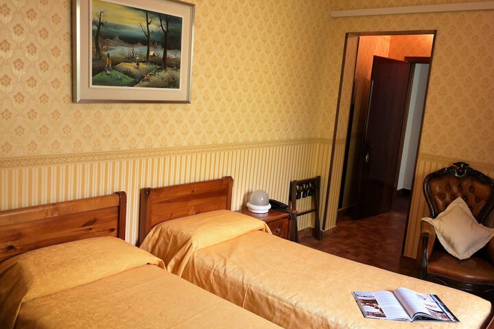 Room 6 of 22