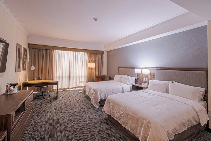 Room 28 of 184
