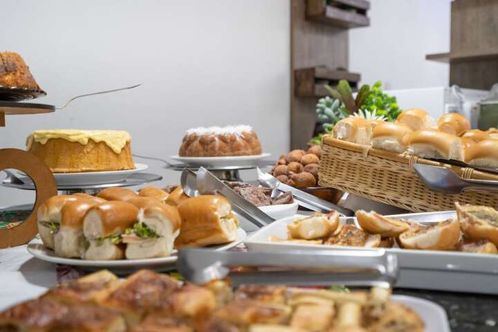 Breakfast/Coffee Service 24 of 34