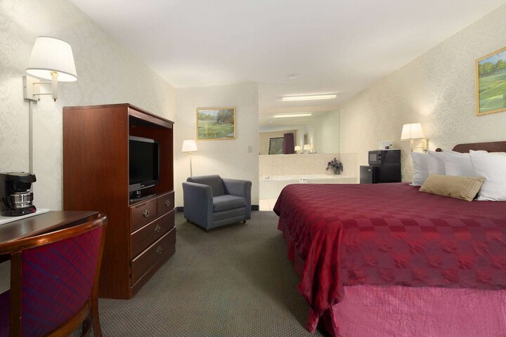 Room 18 of 29