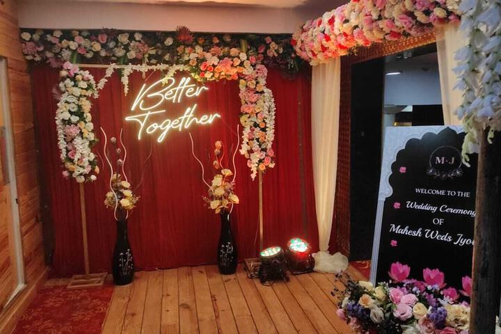 Ballroom/Hall 34 of 36