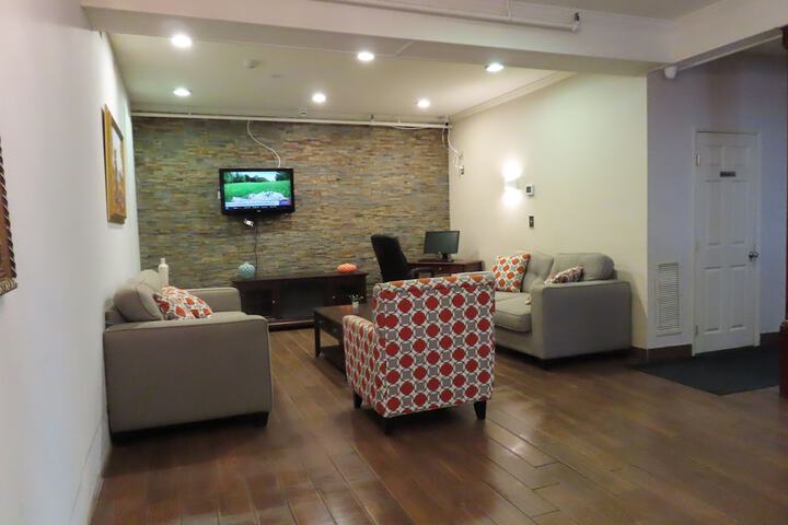 Business Center 65 of 75