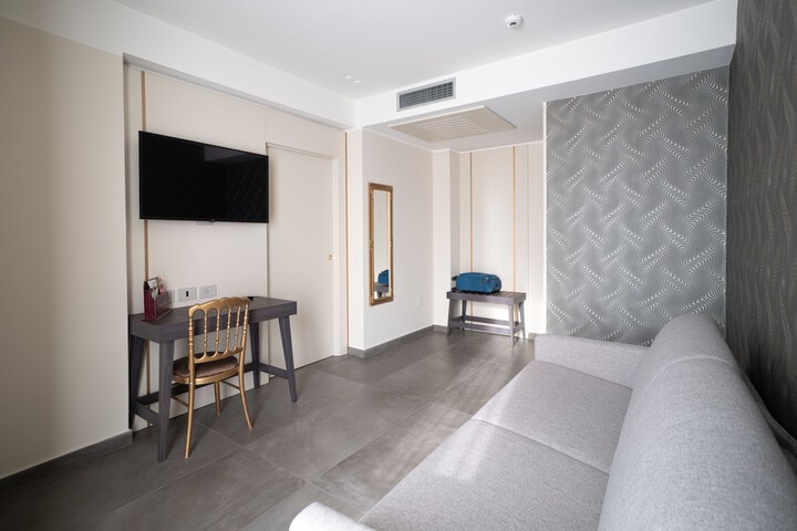 Room 28 of 75