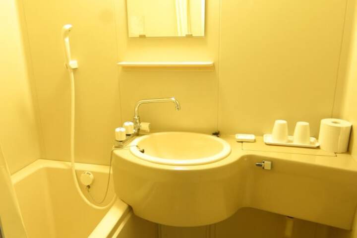 Room 25 of 40