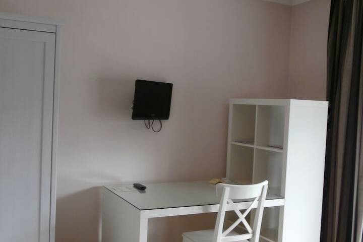 Room 25 of 39