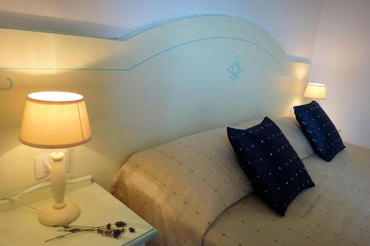 Room 105 of 164