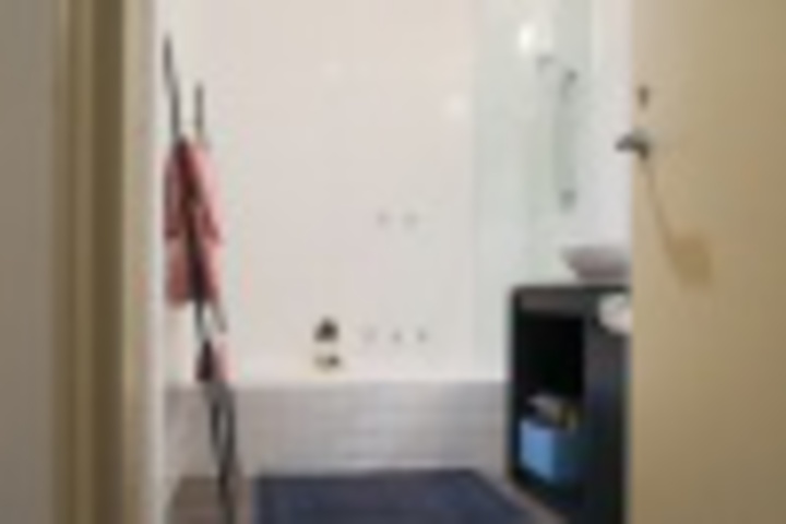 Room 340 of 372