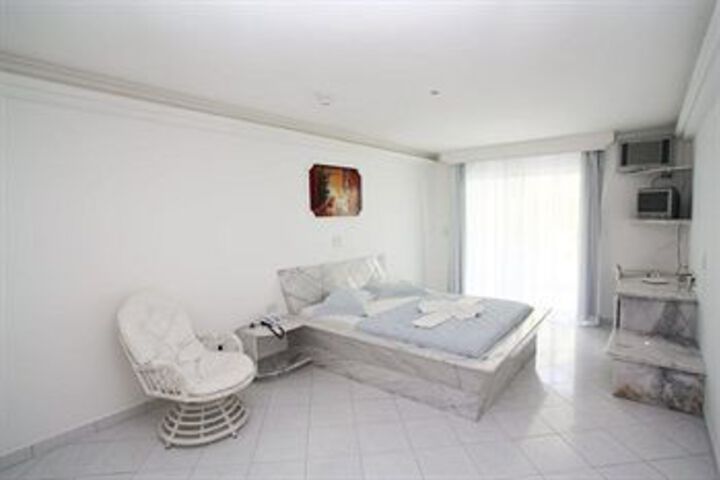 Room 19 of 40