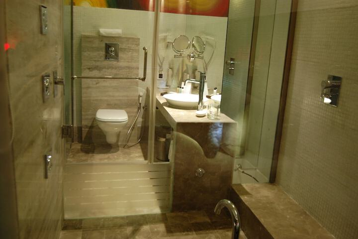 Room 30 of 51