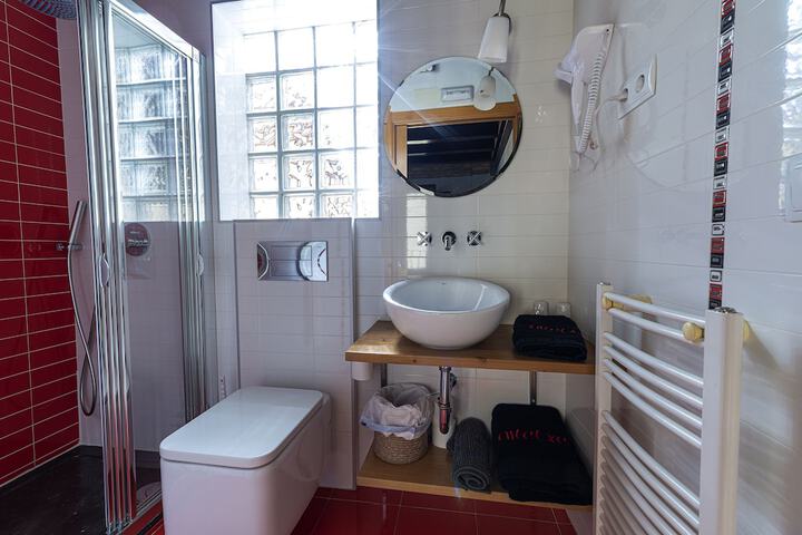 Room 16 of 23