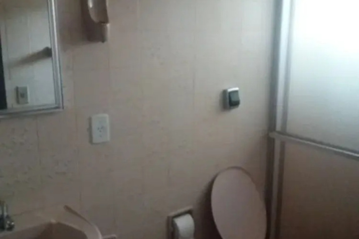 Room 9 of 22