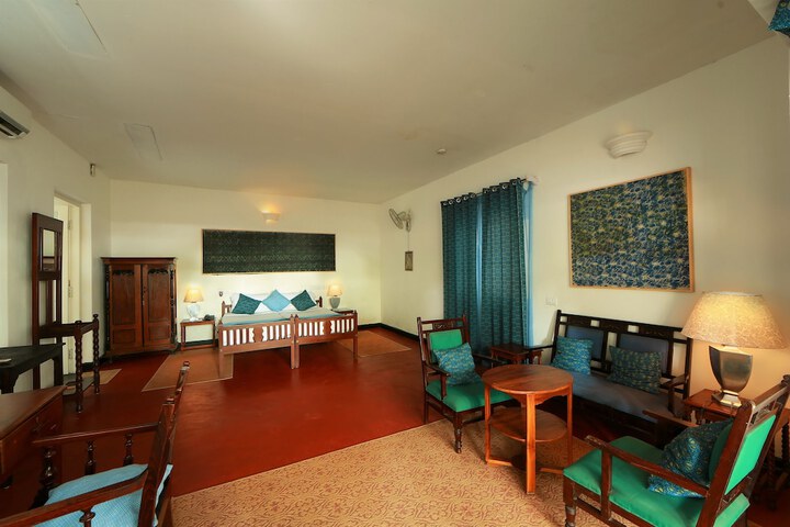 Room 4 of 24