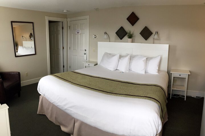 Room 52 of 168