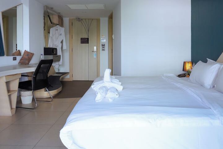 Room 28 of 121