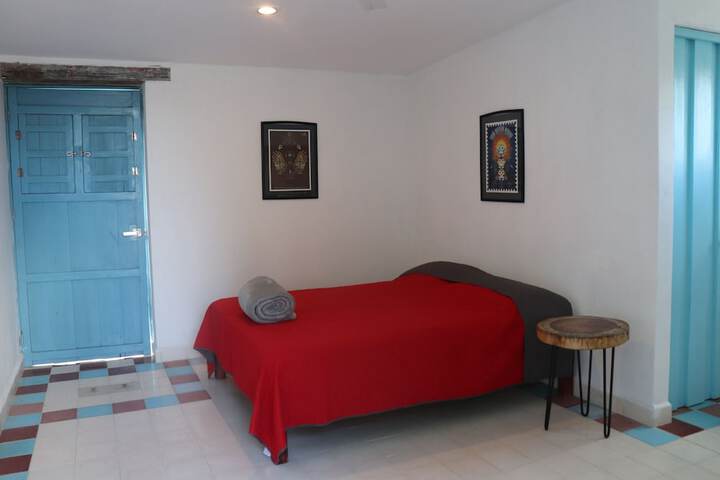 Room 13 of 23