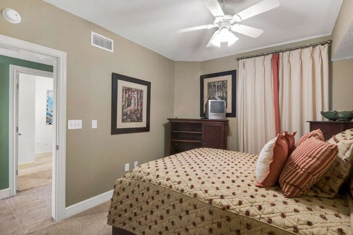 Room 6 of 24