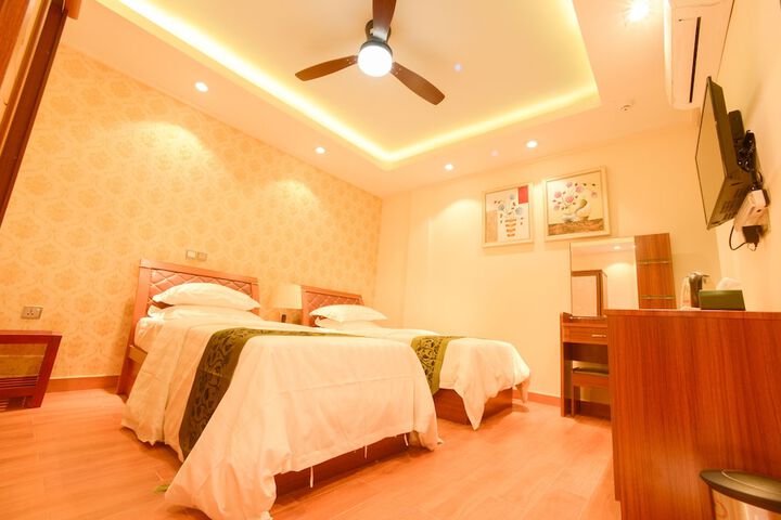 Room 36 of 38