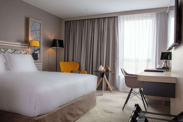 Room 10 of 26