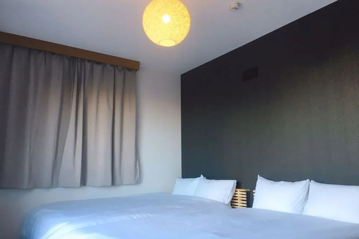 Room 2 of 15