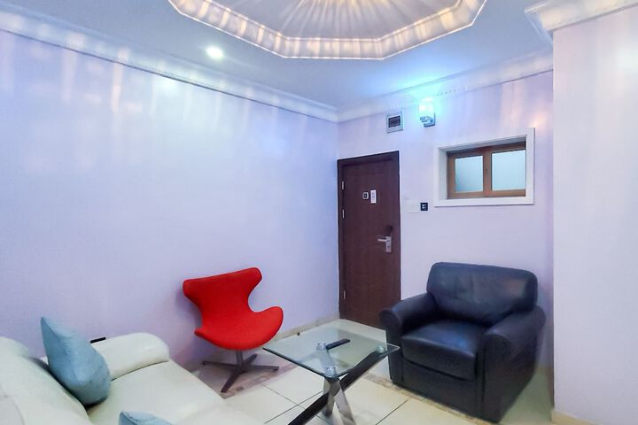 Room 8 of 27