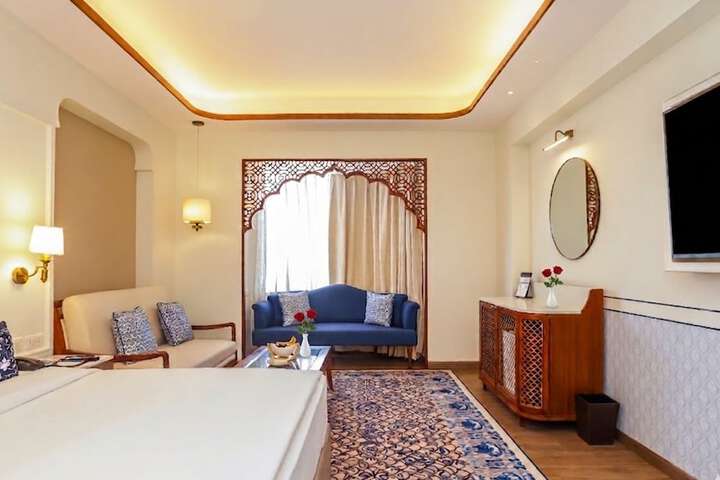 Room 54 of 170